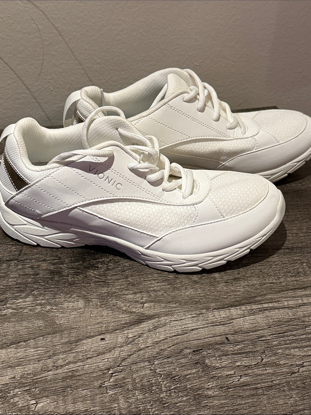 Vionic Women's White Athletic Sneakers Lumina